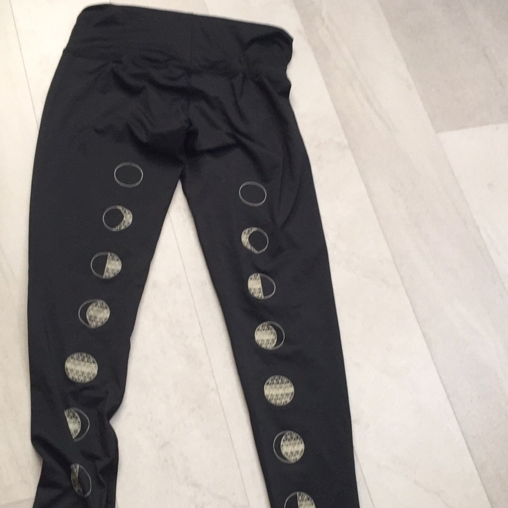 Teeki M Leggings with Moon Phase back